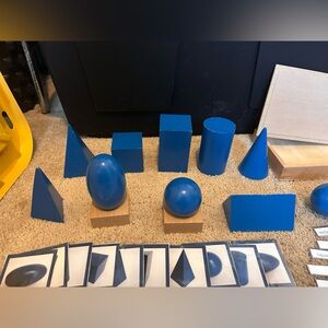 Montessori geometric solids set & 3 part cards